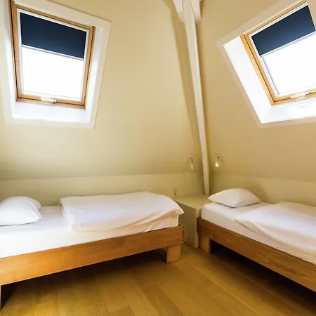 Group In Sourbrodt ウェーム