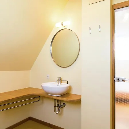 Group In Sourbrodt ウェーム