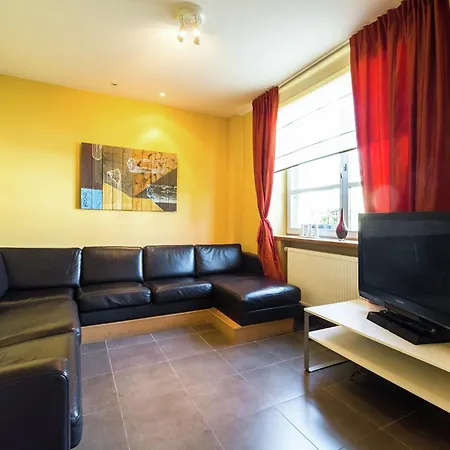 Group In Sourbrodt 別荘 *